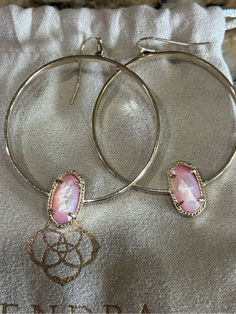 Kendra Scott gold Elora in pink pearl